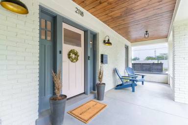 Main picture of 2118 Higbee Ave