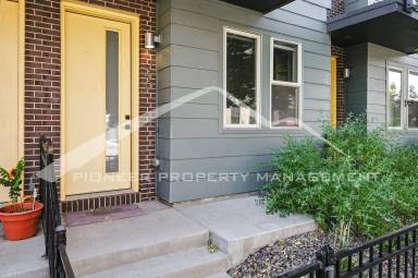 Main picture of 940 Navajo St