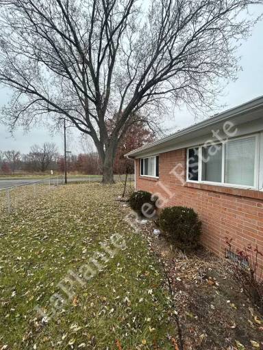 Main picture of 1921 Northover Rd