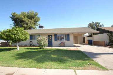 Main picture of 1613 W 4th Pl