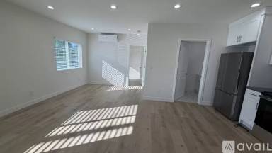 Main picture of 907 Herbine St