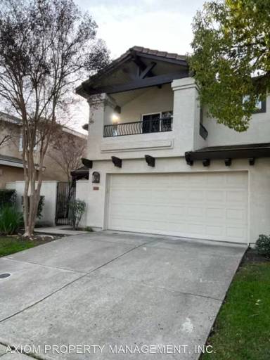 Main picture of 409 Lenox Ct