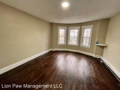 Main picture of 502 Monmouth St