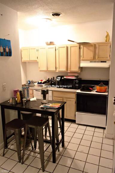 Main picture of 50 Evergreen St