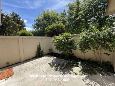 Main picture of 240 Park Place Dr