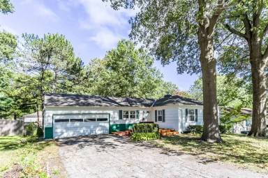 Main picture of 5608 W 101st Ter