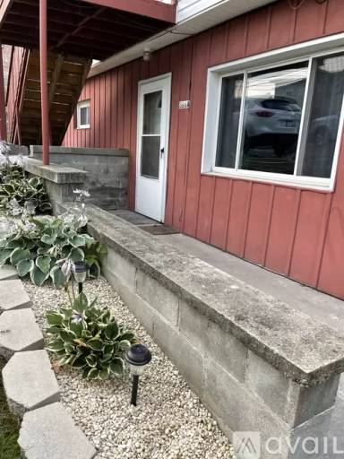 Main picture of 386 Crawford Ave
