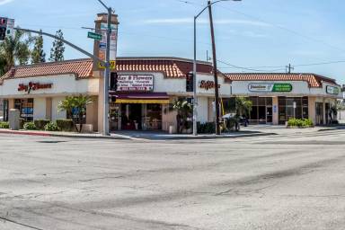 Main picture of 8521 Norwalk Blvd