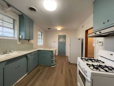 Main picture of 743 Kenmore Ave