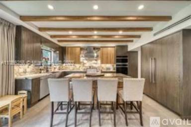 Main picture of 6631 Tamiami Canal Rd