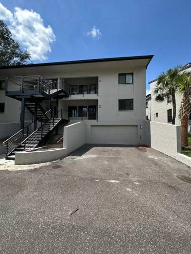 Main picture of 1 Lake Hollingsworth Dr