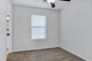 Main picture of 232 W Lake St