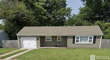 Main picture of 2429 SW Gage Blvd