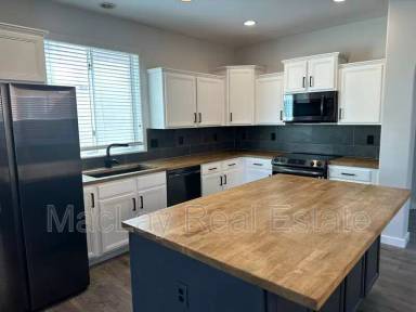 Main picture of 1171 N Mason Dr