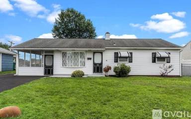 Main picture of 722 Auburn Rd