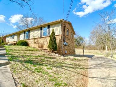Main picture of 440 Victory Rd