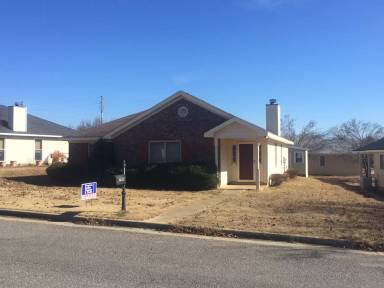 Main picture of 7096 Stoneybrook Dr
