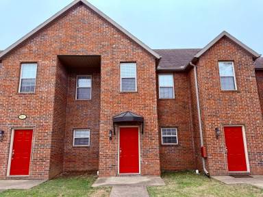 Main picture of 611 W Grove Ave