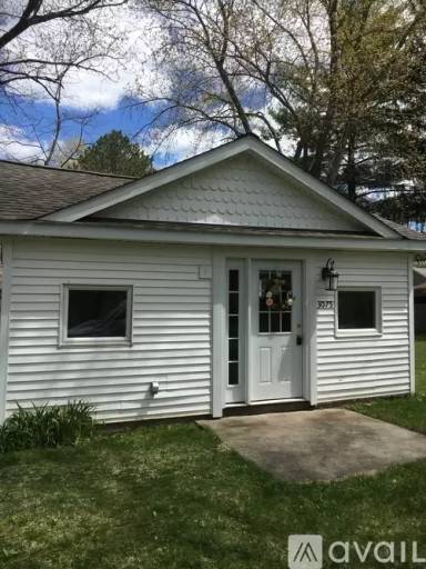 Main picture of 3075 Arbutus St