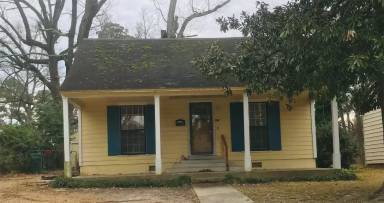 Main picture of 409 Melrose St