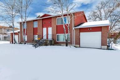 Main picture of 616 E Carmel Dr