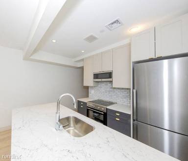 Main picture of 405 E 78th St