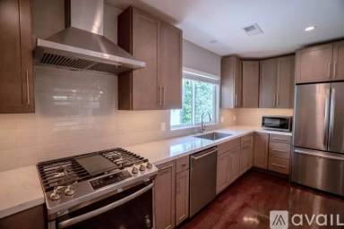 Main picture of 1223 Howard Ave