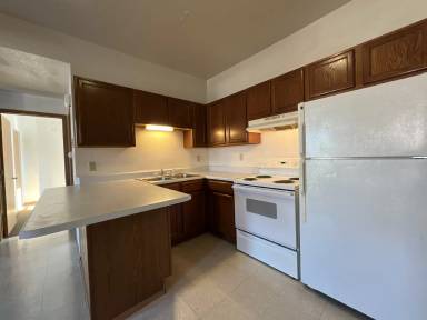 Main picture of 264 E 14th St