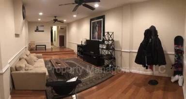 Main picture of 1810 E Lombard St