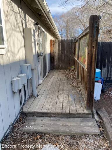 Main picture of 1548-1552 SW Metolius Ave Duplex