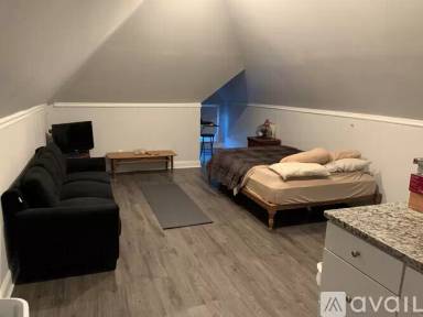 Main picture of 2372 Harper Ave