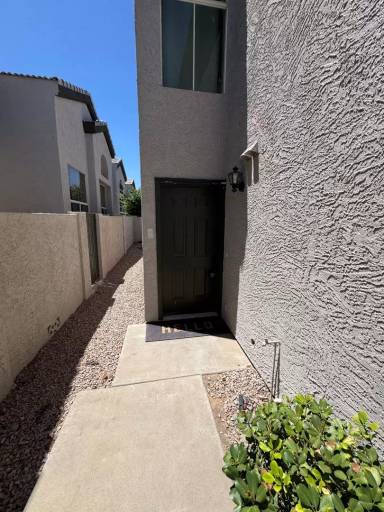 Main picture of 430 S Sunrise Dr