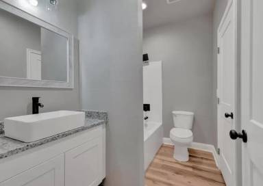 Main picture of 201 Mott Rd