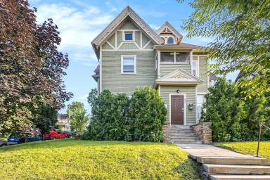 Main picture of 603 Wealthy St SE