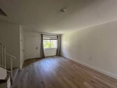 Main picture of 637 Beverly Pl