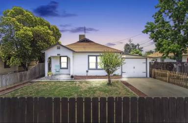 Main picture of 605 E Tulare Ave