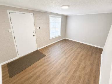 Main picture of 2704 Avenue V