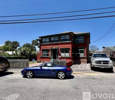 Main picture of 808 S Grandview Ave