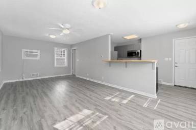 Main picture of 1110 S Main Ave