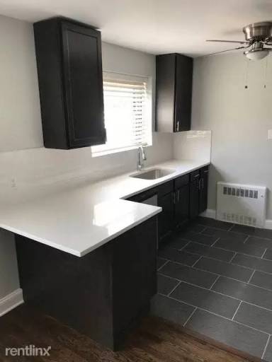 Main picture of 7365 N Sheridan Rd