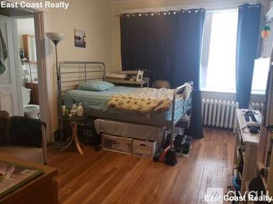 Main picture of 236 Kelton St
