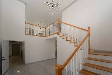 Main picture of 418 Halemaumau St