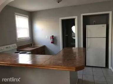 Main picture of 402 Bloomfield Ave