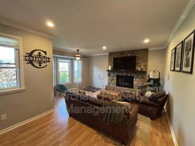 Main picture of 208 Frances Cannon Dr