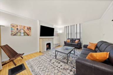 Main picture of 901 S Bishop St