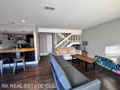 Main picture of Maxwell Place Condo