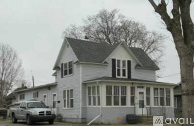 Main picture of 717 3rd St NW