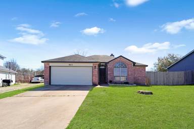 Main picture of 8613 Casler Cir