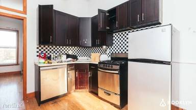 Main picture of 251 Evergreen Ave