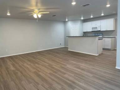 Main picture of 5607 Jarvis St